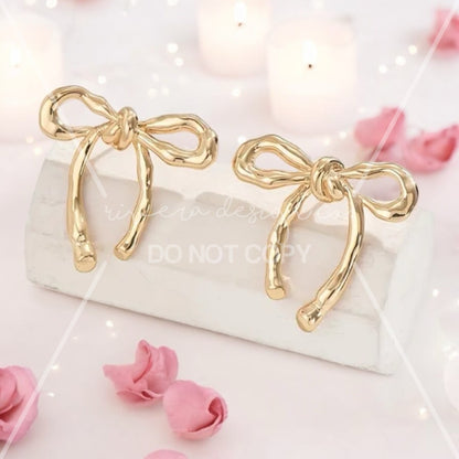 ✨ 14K Gold-Plated Bow Earrings ✨